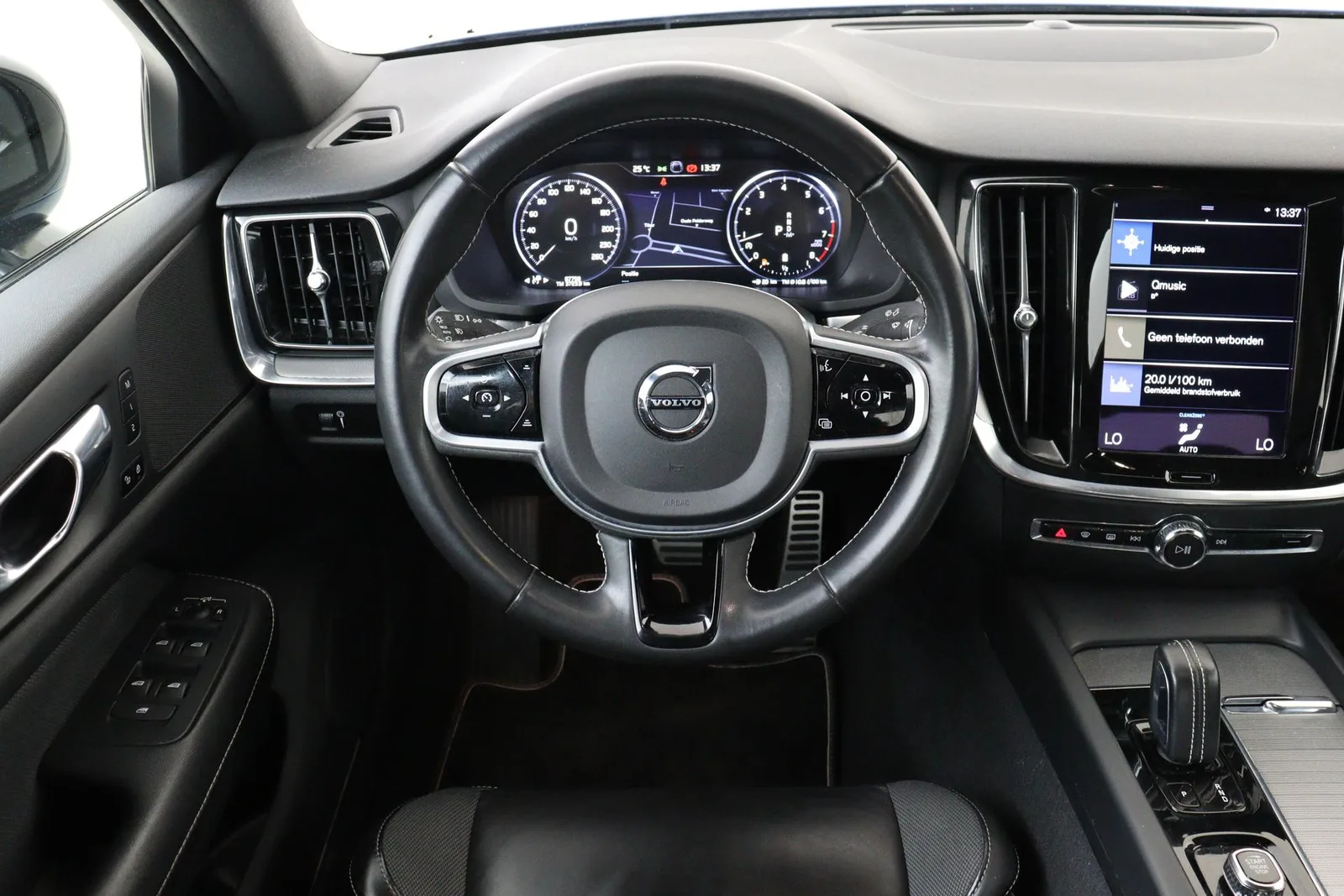 Volvo S60 (2021) — foto 1