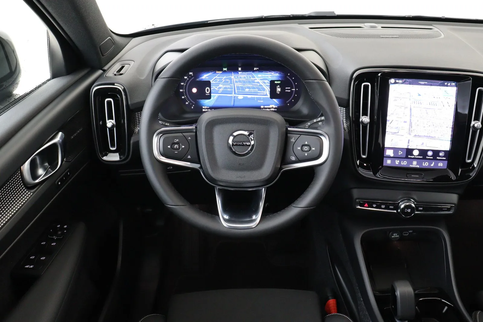 Volvo EX40 (2026) — foto 1