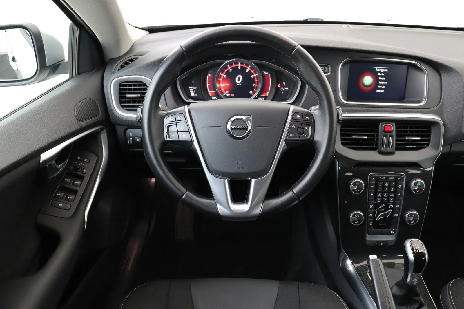 Volvo V40 (2016) — foto 1