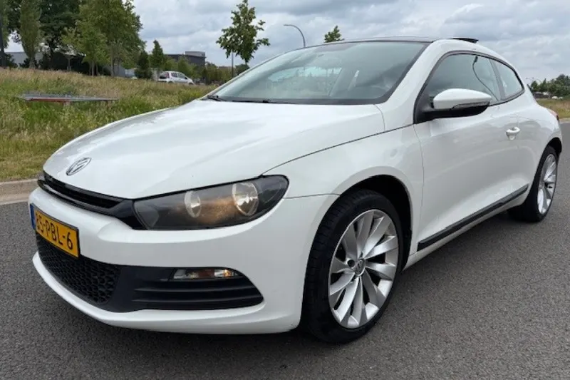 Volkswagen SCIROCCO (2011)