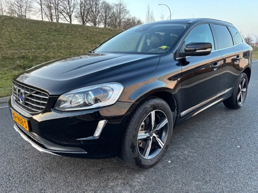 Volvo XC60 (2015) — foto 1