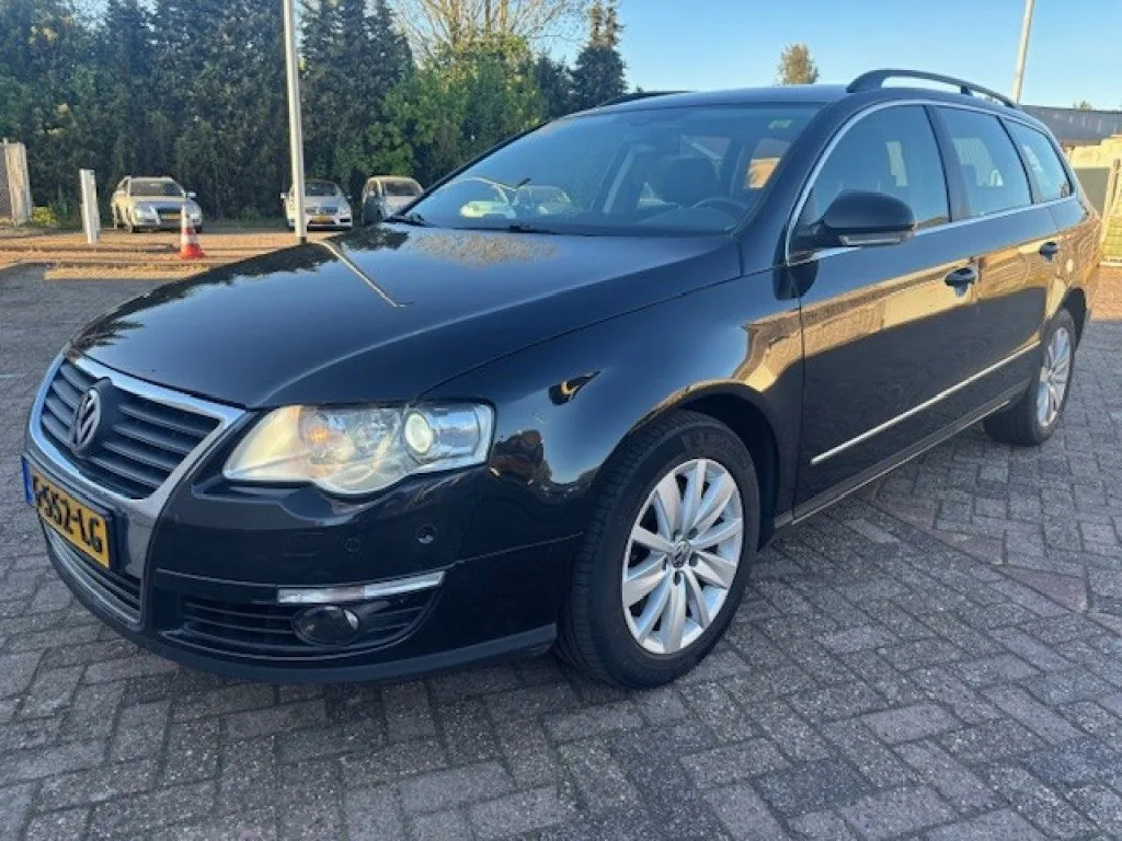 Volkswagen Passat (2009) — foto 1
