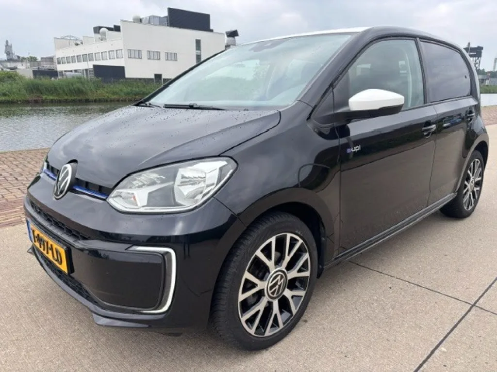 Volkswagen E-UP (2020) — foto 1