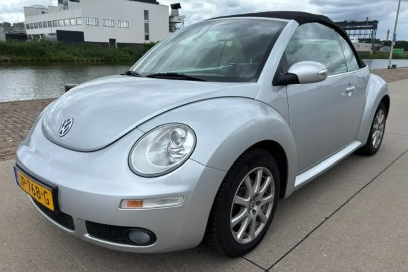 Volkswagen NEW BEETLE (2006)