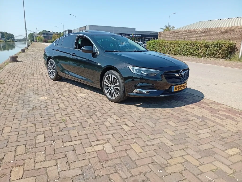 Opel Insignia (2017) — foto 1