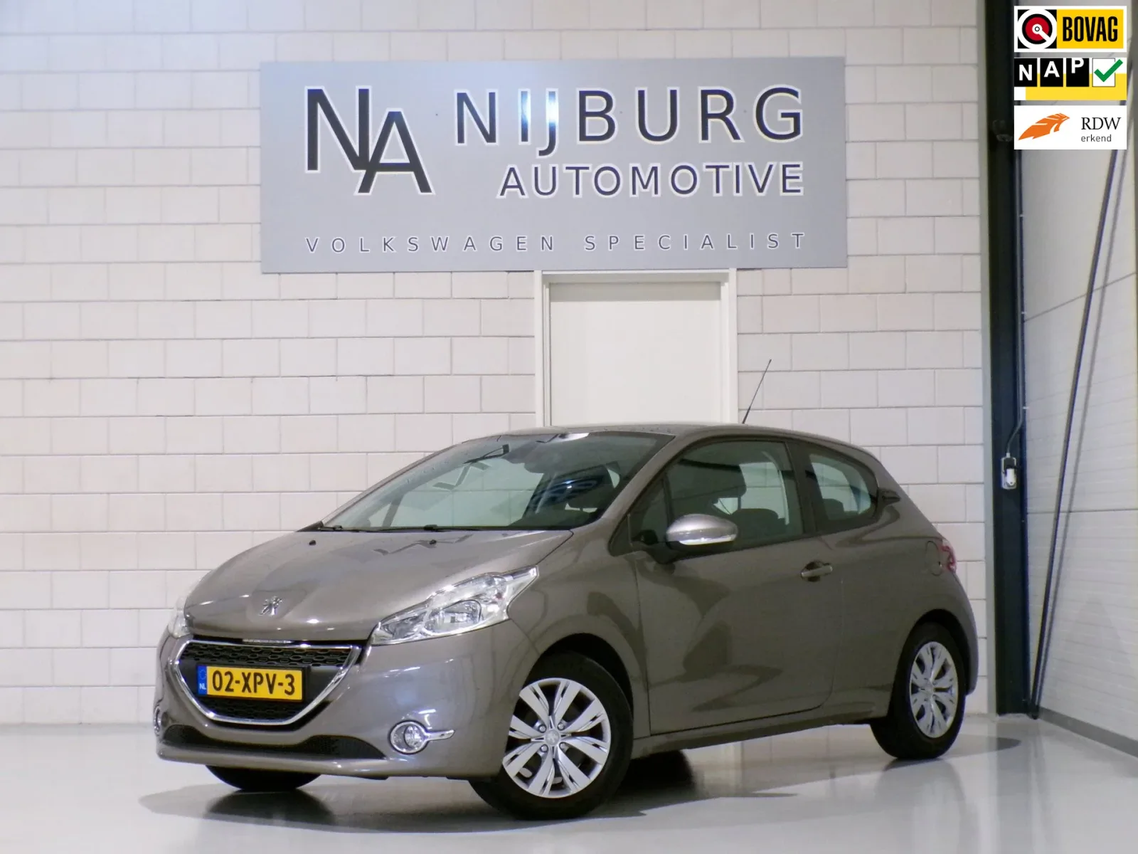 Peugeot 208 (2012) — foto 1