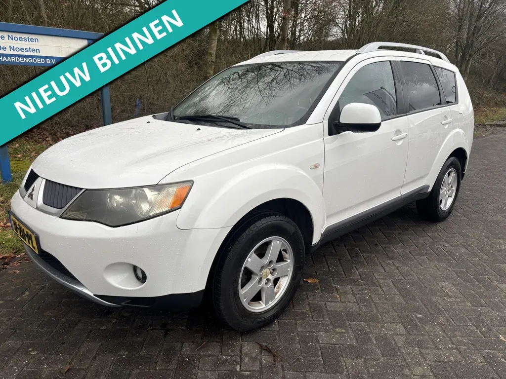 Mitsubishi Outlander (2008) — foto 1
