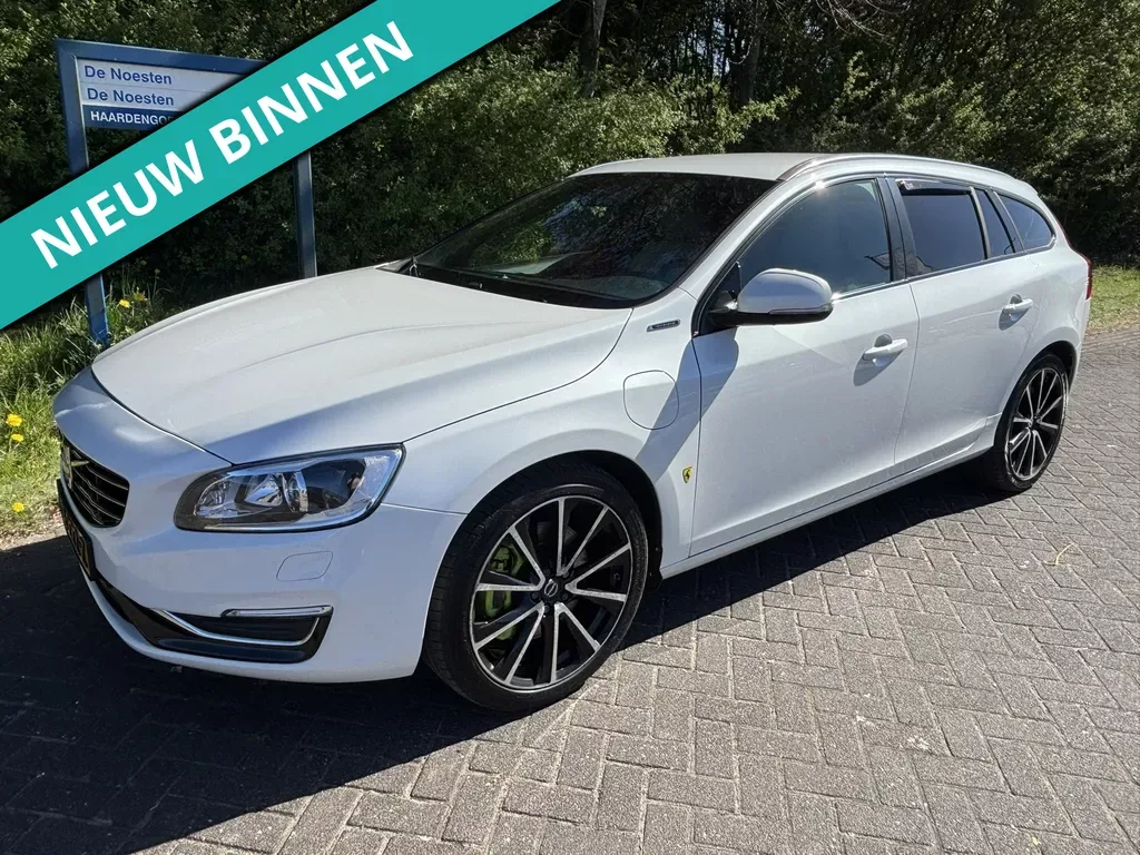Volvo V60 (2015) — foto 1