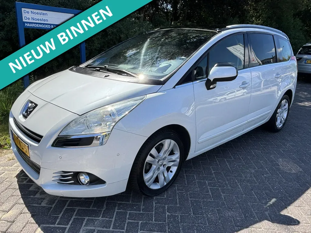 Peugeot 5008 (2012) — foto 1