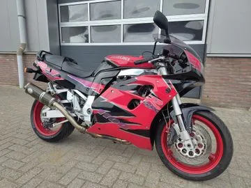 Suzuki GSX-R1100W (1995) — foto 1