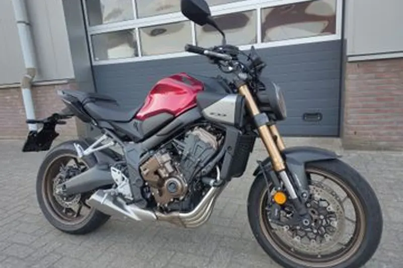 Honda CB650R (2024)