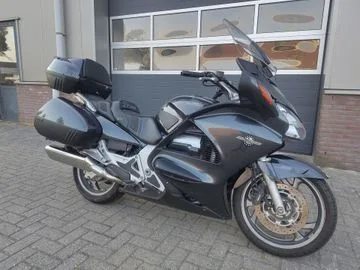Honda ST1300 (2006) — foto 1