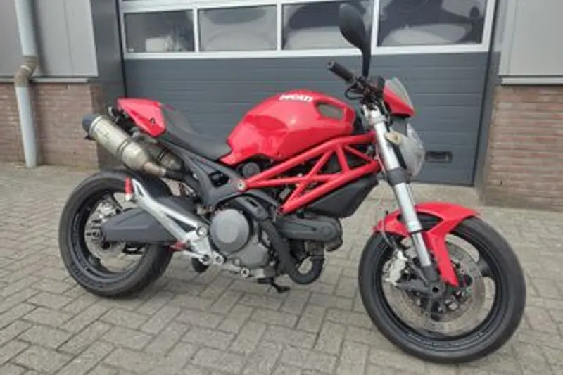 Ducati Monster 696 (2008)