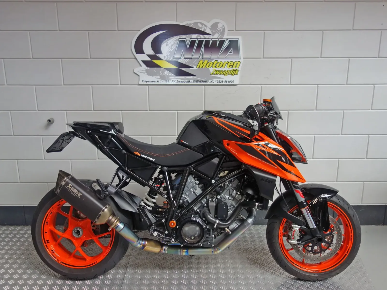 KTM 1290 SuperDuke R (2019) — foto 1