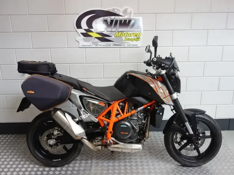 KTM 690 Duke (2012) — foto 1