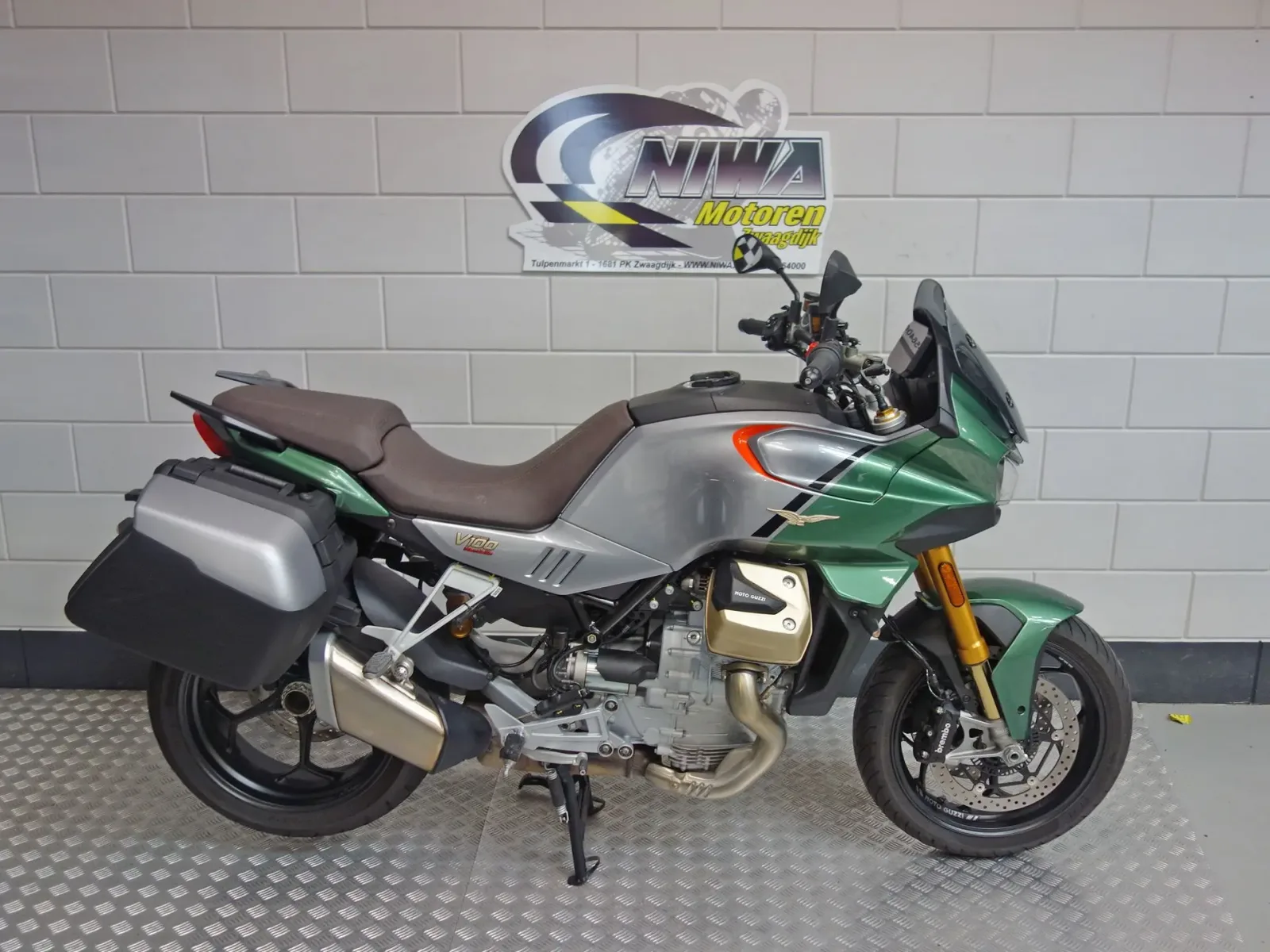 Moto Guzzi V100 Mandello S (2024) — foto 1