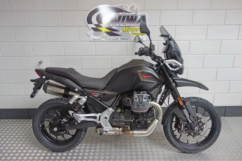 Moto Guzzi V85 (2024)