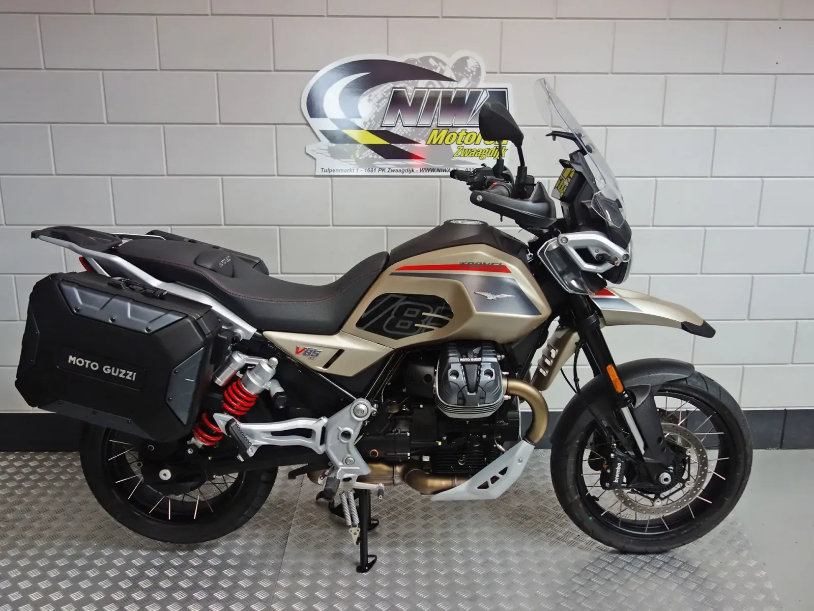 Moto Guzzi V85 TT Travel (2026) — foto 1
