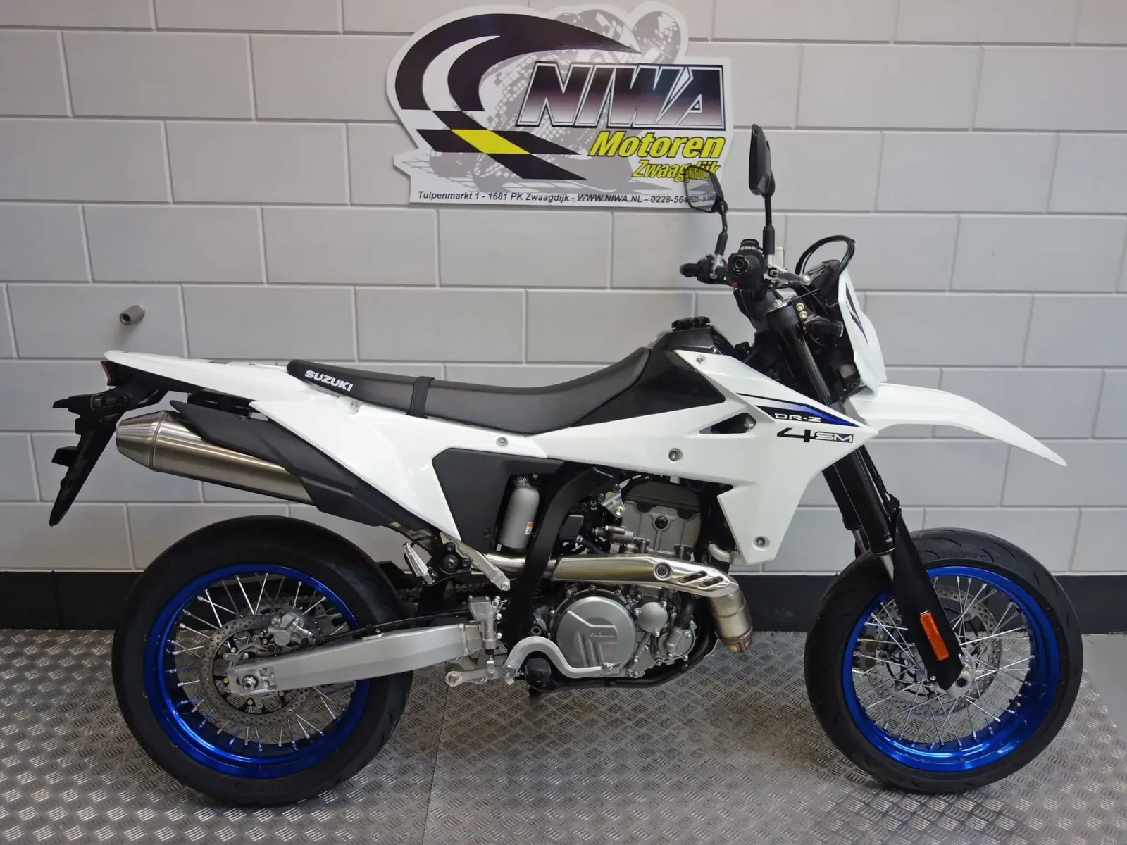 Suzuki DR Z4SM (2026) — foto 1