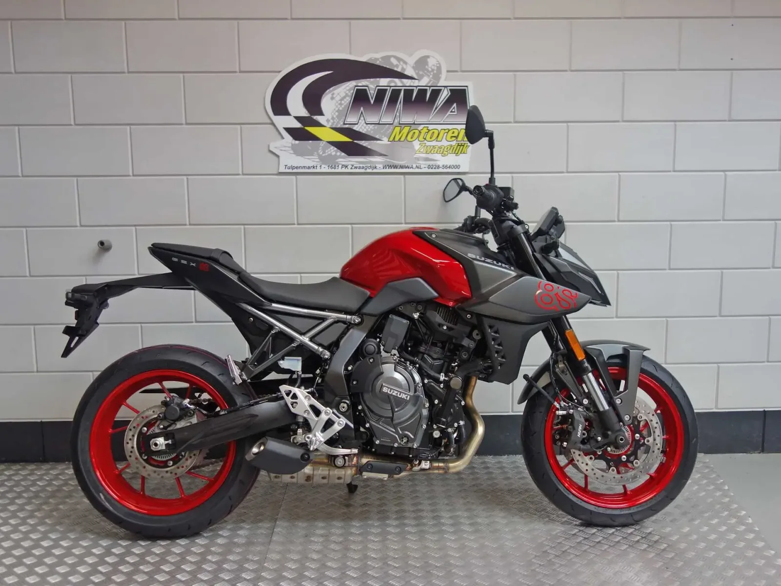 Suzuki GSX-8S (2026) — foto 1
