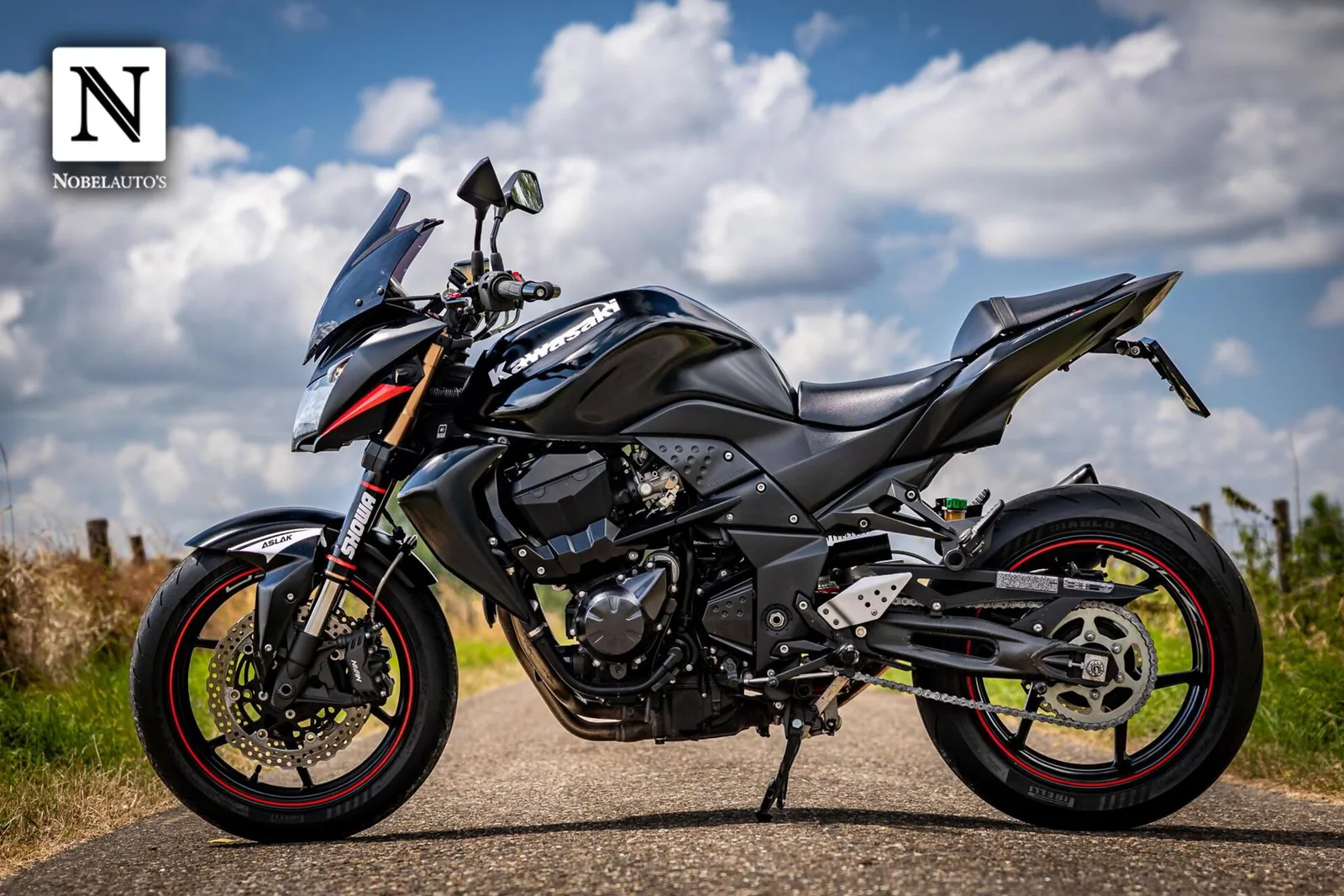 Kawasaki Z 750R (2011) — foto 1