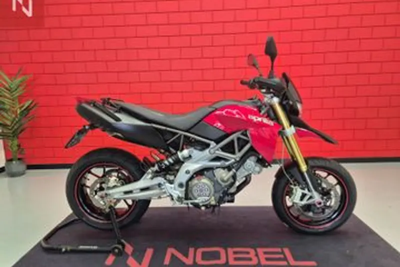 Aprilia Dorsoduro 750 (2011)