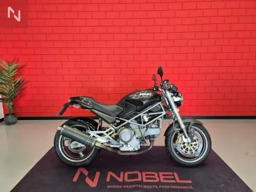 Ducati Monster 900 (2001) — foto 1
