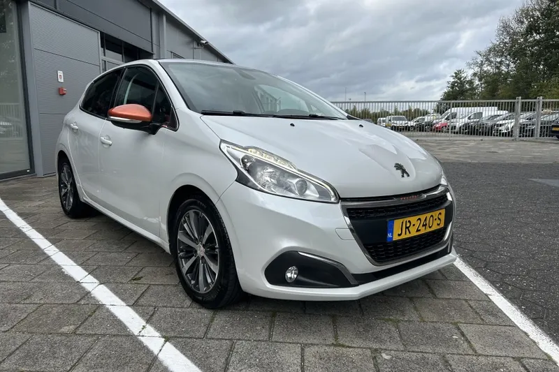 Peugeot 208 (2016)