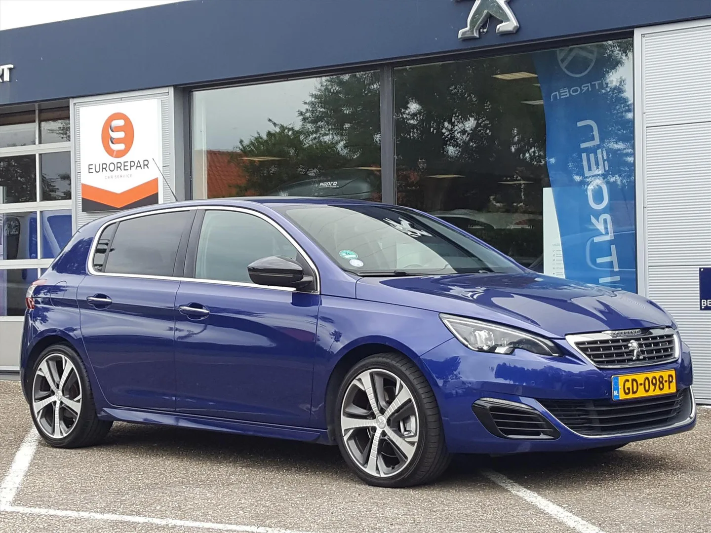 Peugeot 308 (2015) — foto 1
