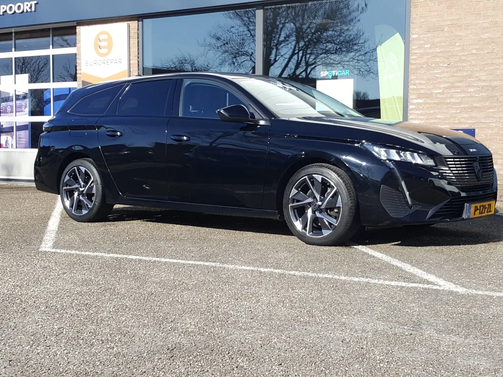 Peugeot 308 (2022) — foto 1