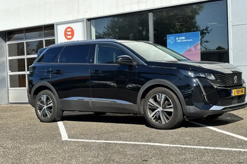 Peugeot 5008 (2021)