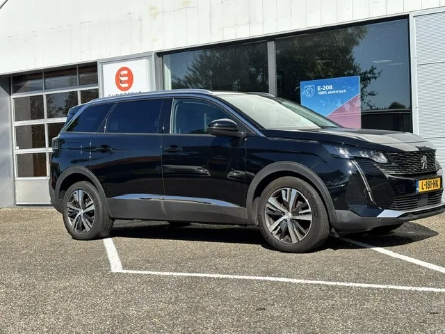 Peugeot 5008 (2021) — foto 1