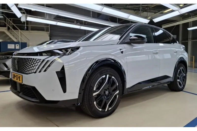 Peugeot e-3008 (2025)