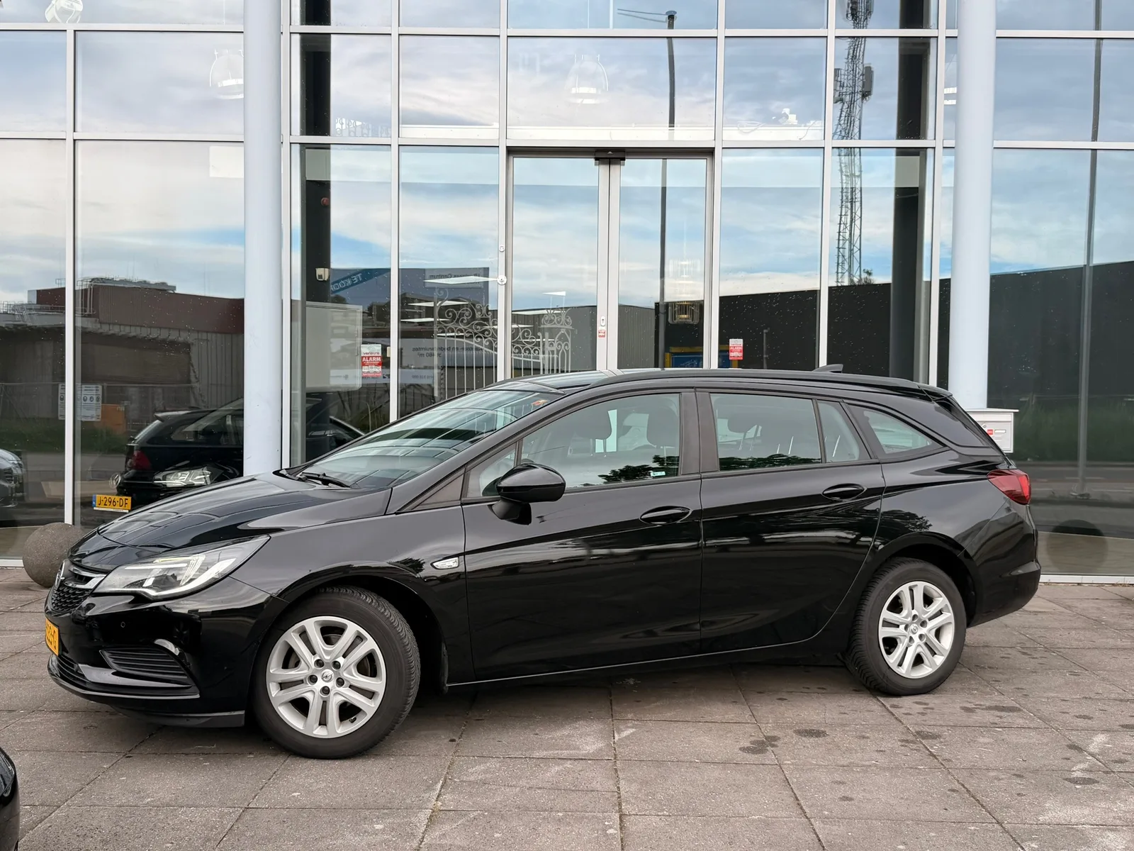 Opel Astra Sports Tourer (2018) — foto 1