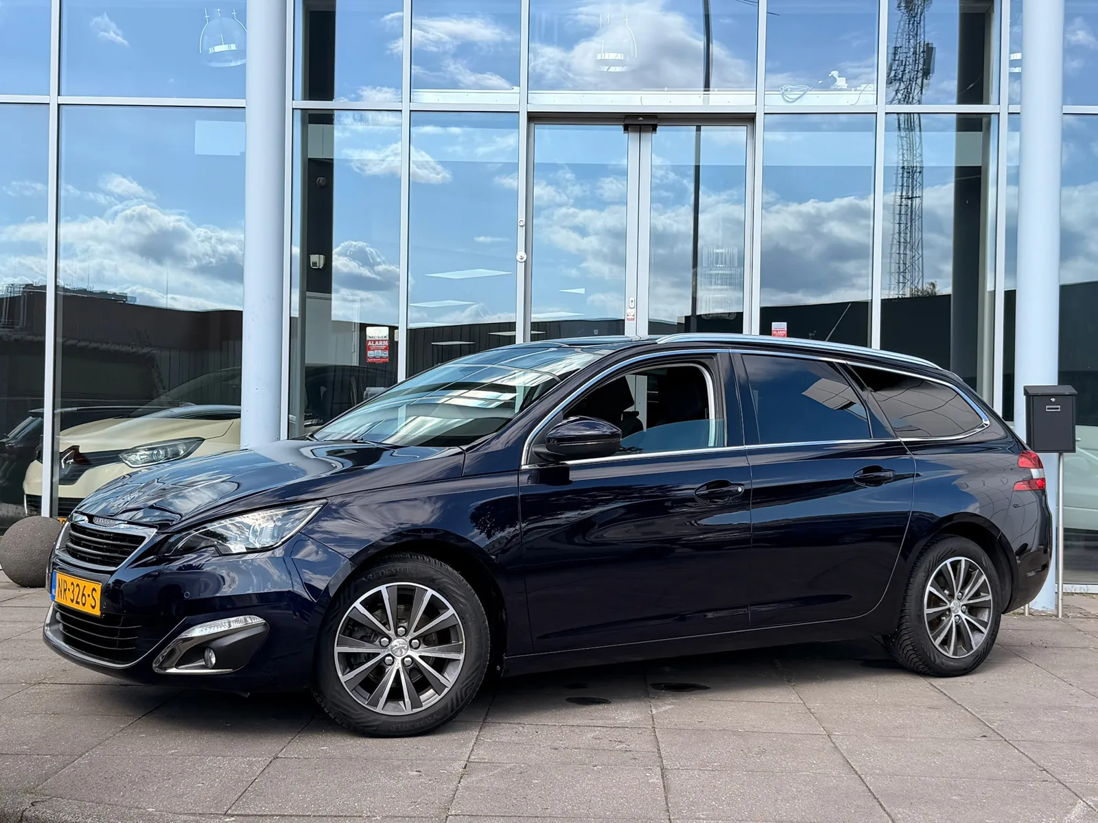 Peugeot 308 (2017) — foto 1