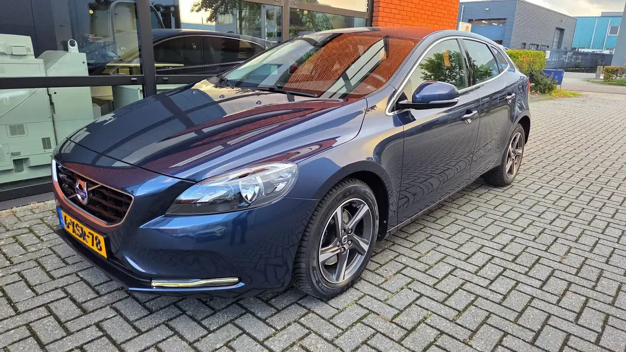 Volvo V40 (2014) — foto 1