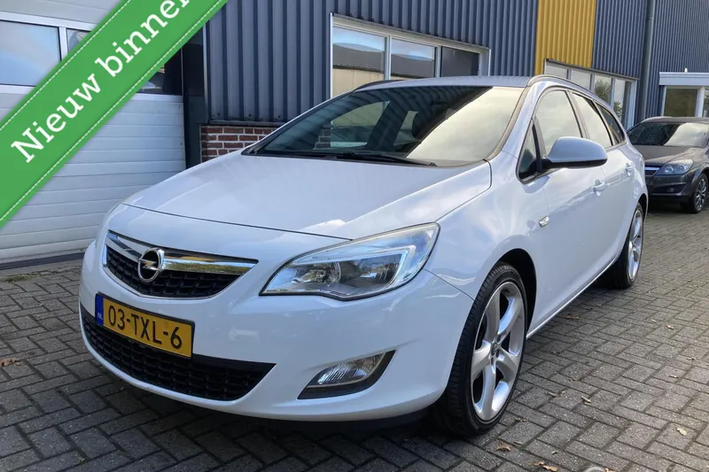 Opel Astra (2012)