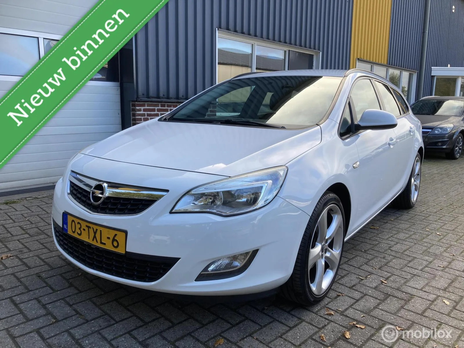 Opel Astra (2012) — foto 1