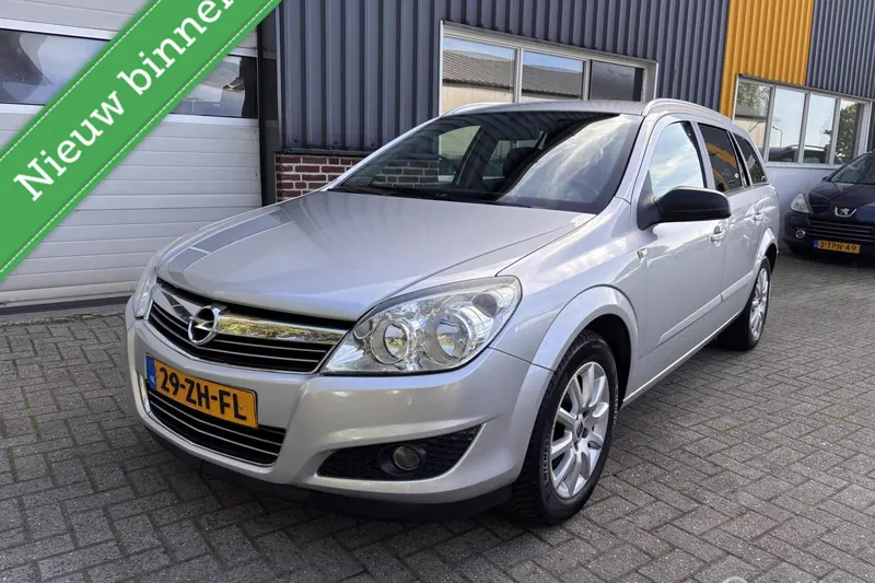 Opel Astra (2008)