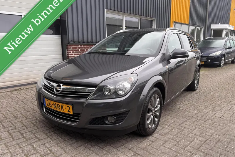 Opel Astra (2010)