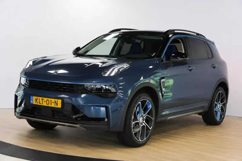 Lynk & Co 01 (2023)
