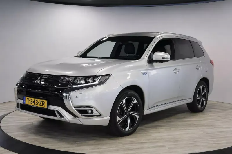 Mitsubishi Outlander (2020)