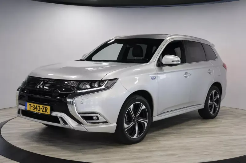 Mitsubishi Outlander (2020)