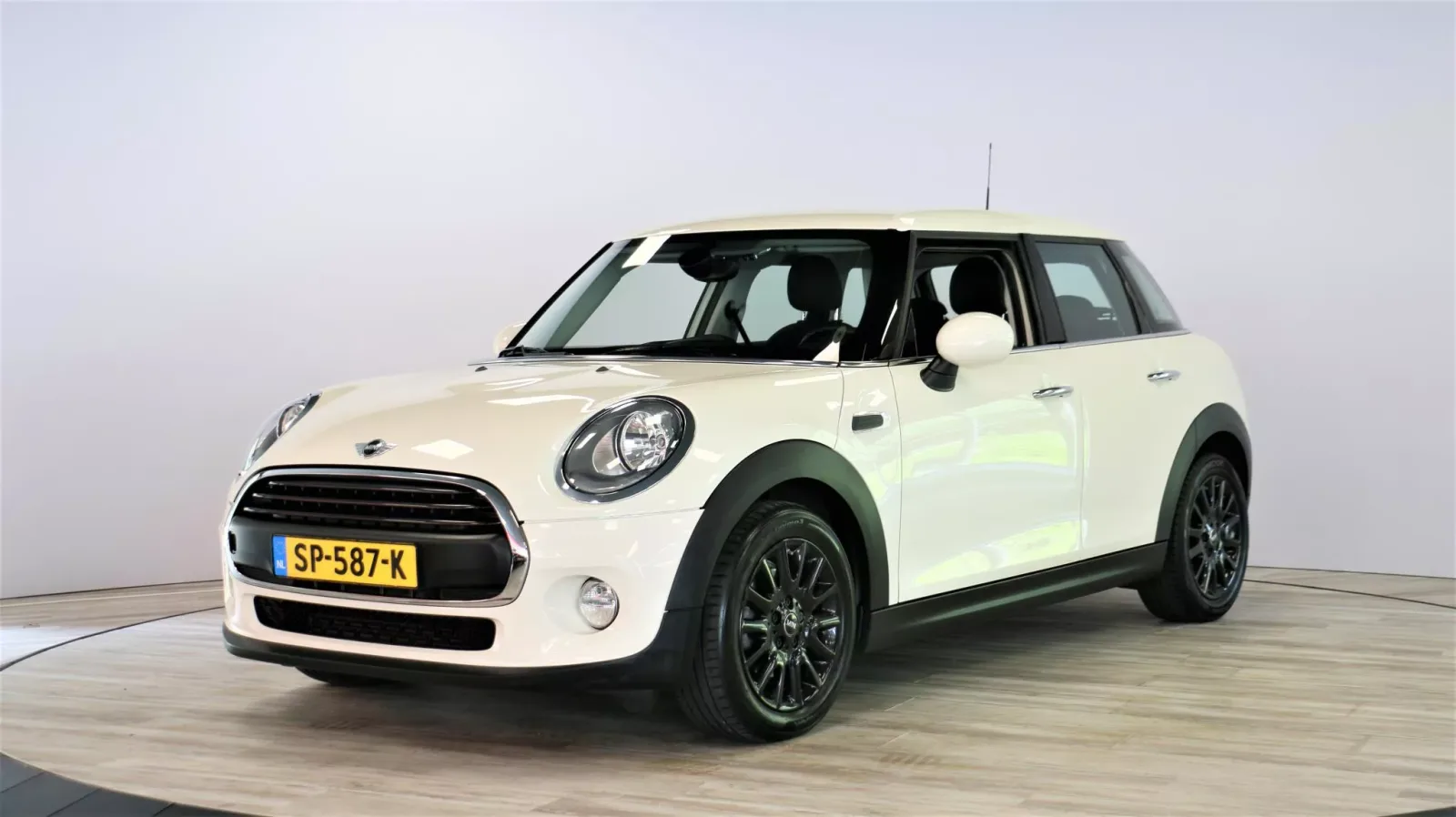 MINI One (2015) — foto 1