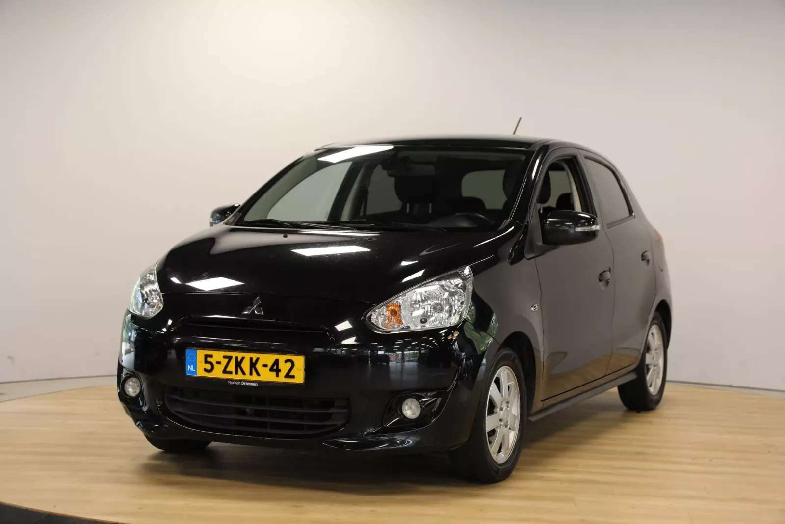 Mitsubishi Space Star (2015) — foto 1