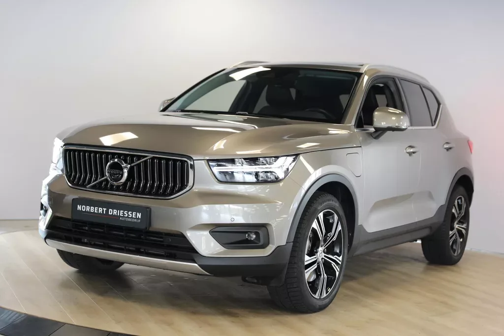 Volvo XC40 (2021) — foto 1