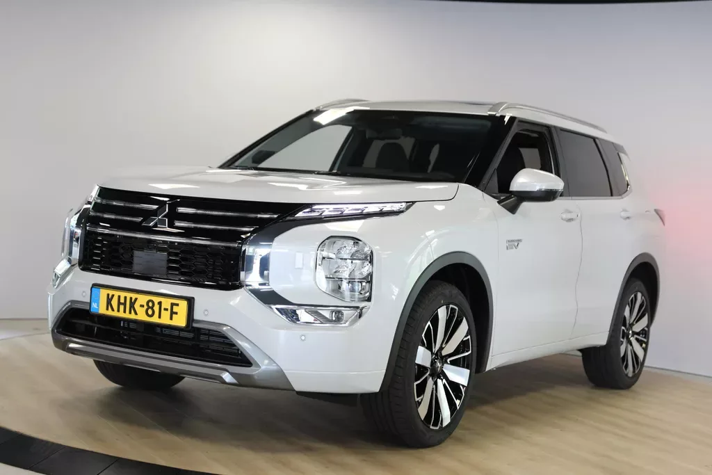 Mitsubishi Outlander (2026) — foto 1
