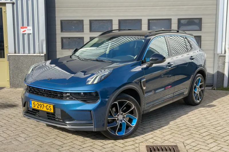 Lynk & Co 01 (2023)