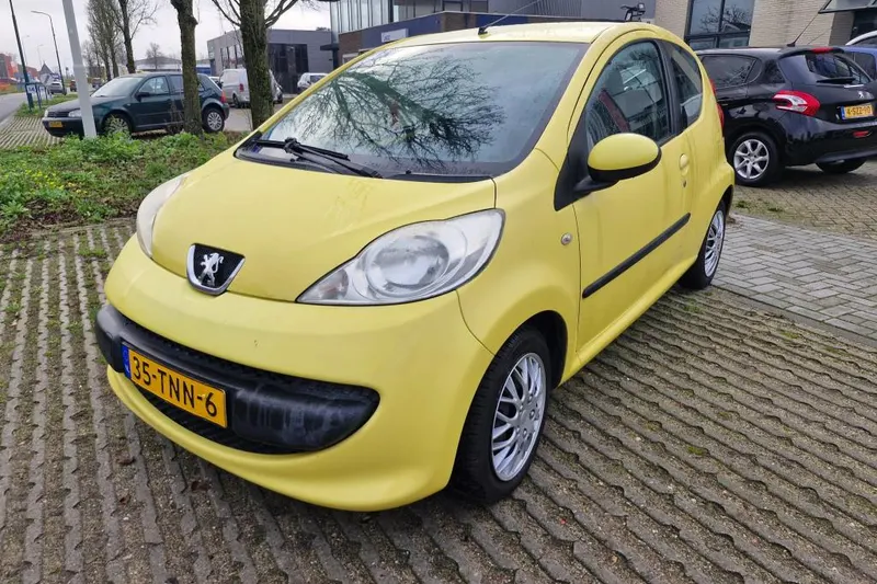Peugeot 107 (2006)