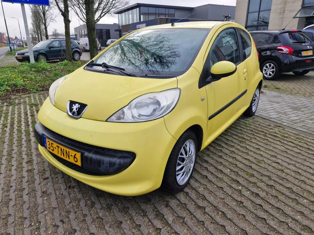 Peugeot 107 (2006) — foto 1